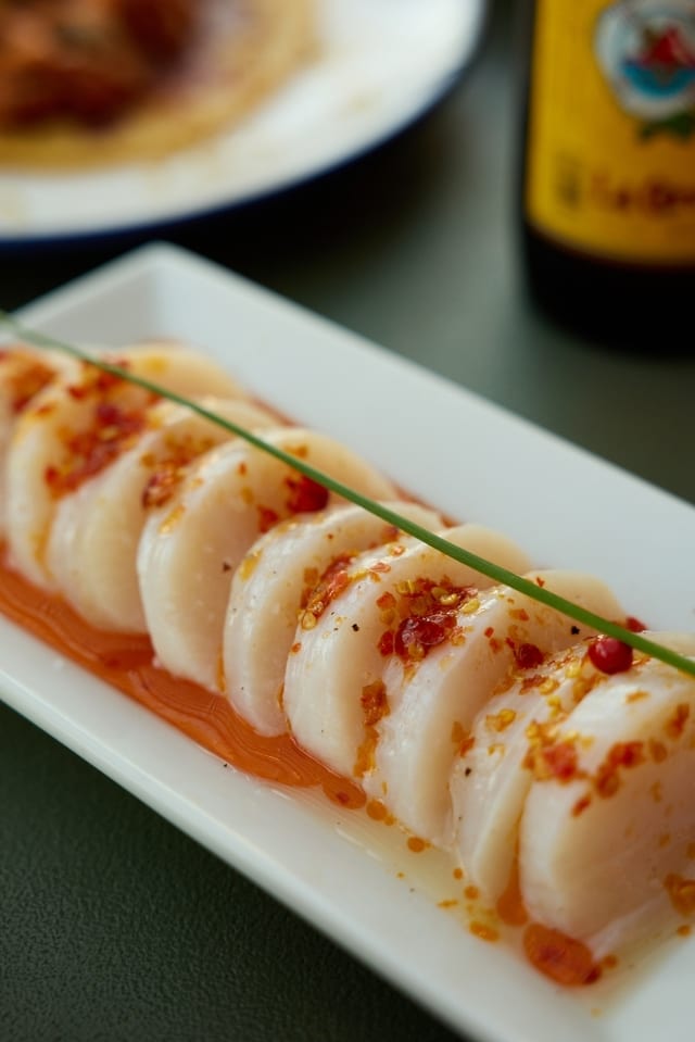 Tiradito Callo de Hacha.